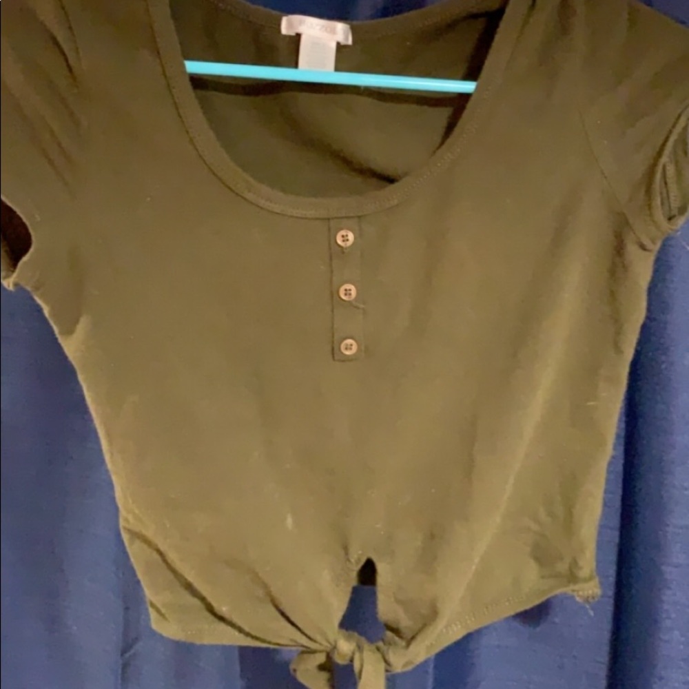 GREEN TIE SHIRT SIZE SMAL 💚